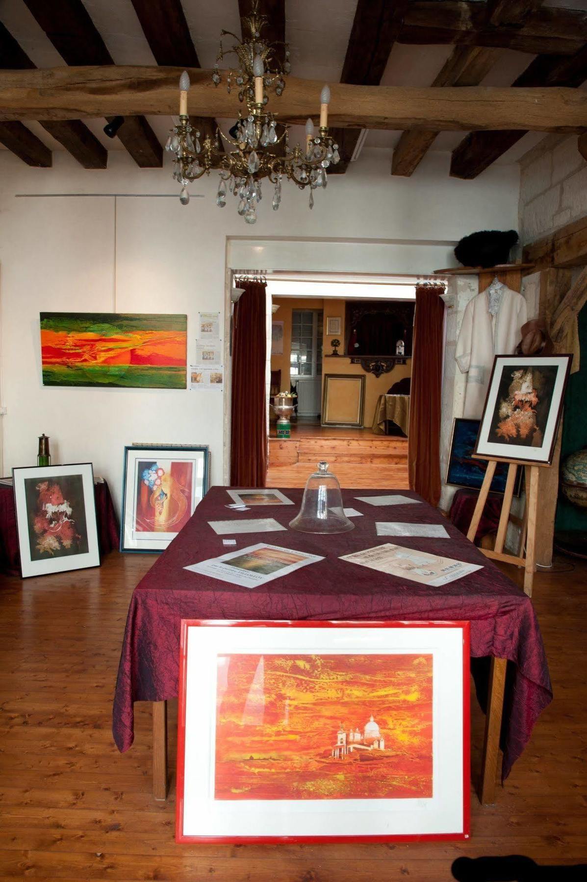 La Demeure Saint-Ours Bed & Breakfast โลช ภายนอก รูปภาพ