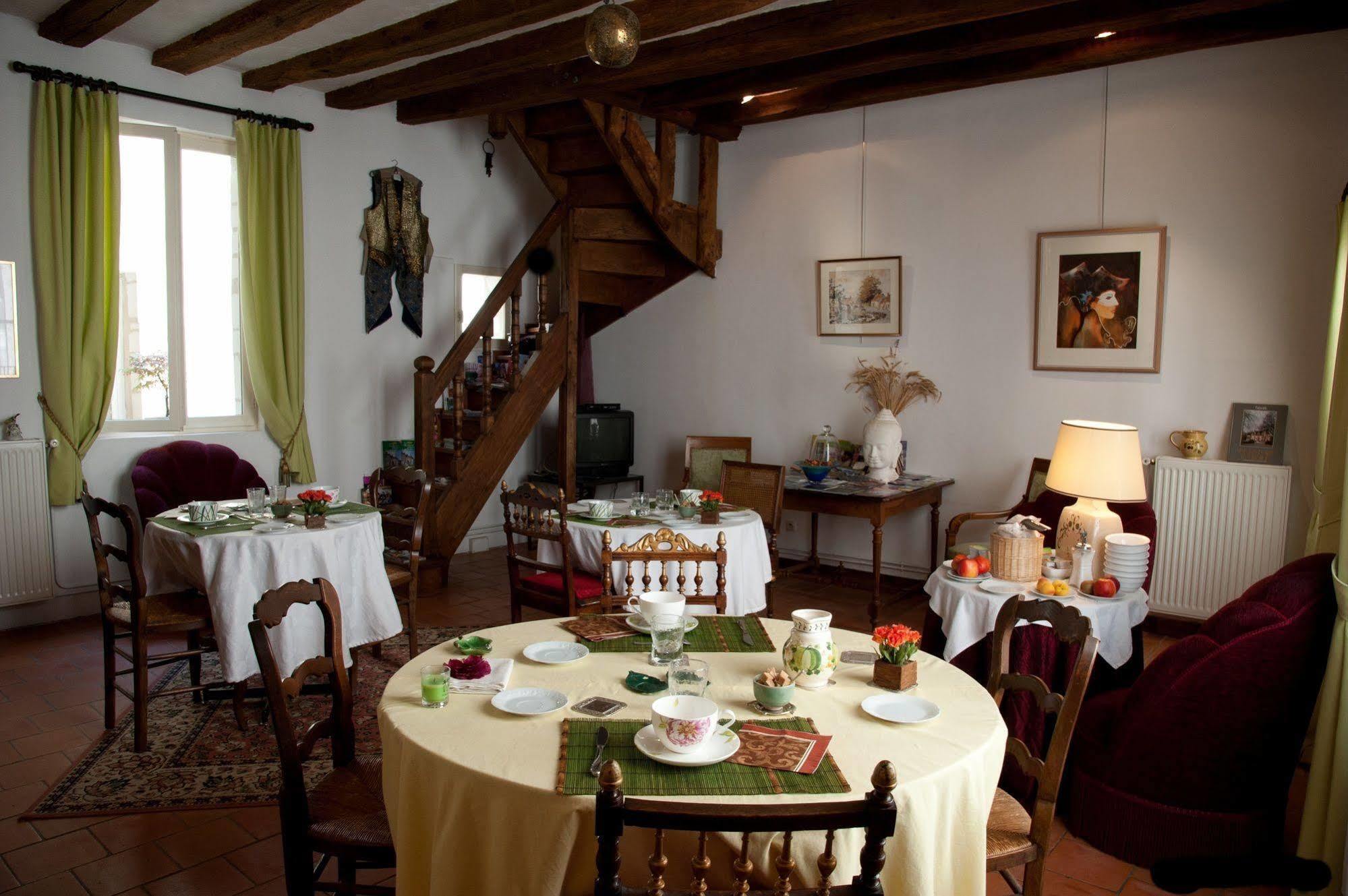 La Demeure Saint-Ours Bed & Breakfast โลช ภายนอก รูปภาพ